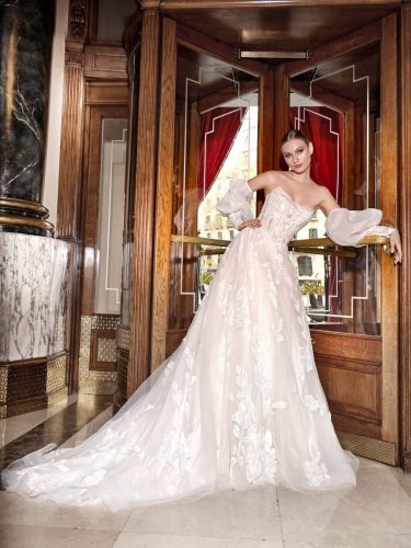 Pronovias Unveils the Privée 2026 Collection