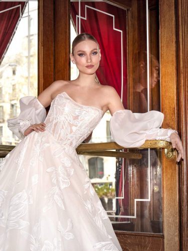 Pronovias Unveils the Privée 2026 Collection