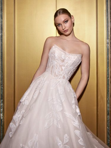 Pronovias Unveils the Privée 2026 Collection