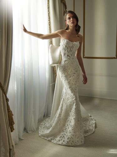 Pronovias Unveils the Privée 2026 Collection