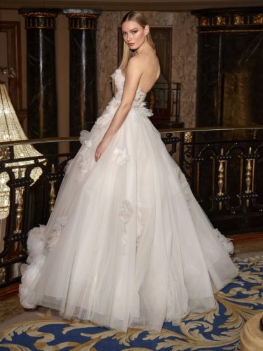 Pronovias Unveils the Privée 2026 Collection