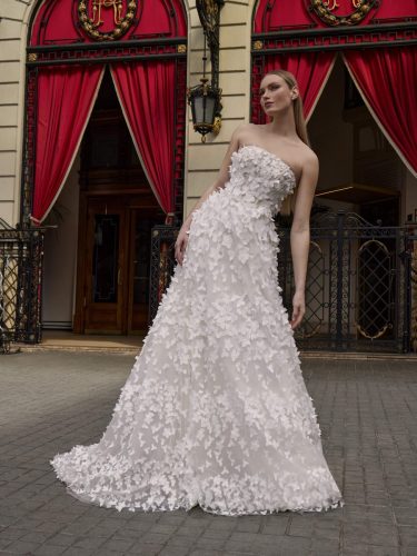 Pronovias Unveils the Privée 2026 Collection