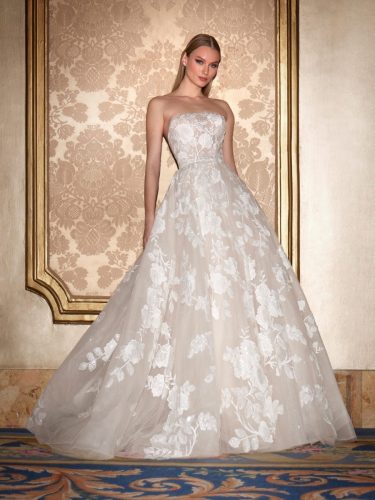 Pronovias Unveils the Privée 2026 Collection
