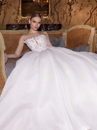 Pronovias Unveils the Privée 2026 Collection