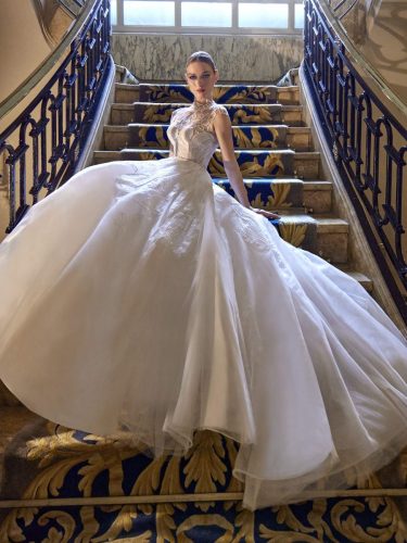 Pronovias Unveils the Privée 2026 Collection