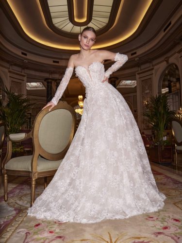 Pronovias Unveils the Privée 2026 Collection