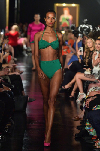 Sfilata di moda Rene by RR alla Miami Fashion Week 2022
