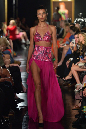 Sfilata di moda Rene by RR alla Miami Fashion Week 2022