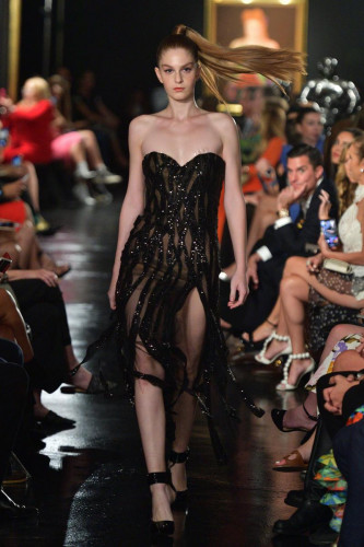 Sfilata di moda Rene by RR alla Miami Fashion Week 2022