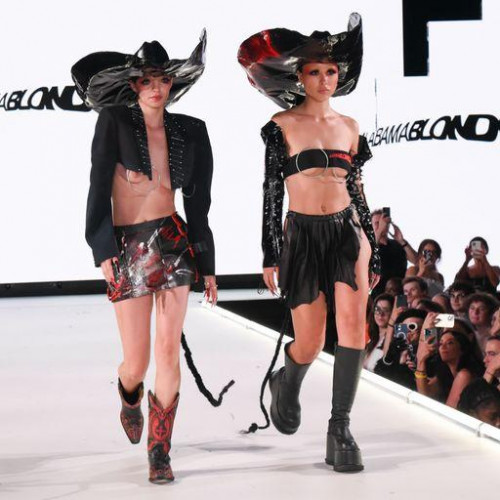 Runway-7-Spring-Summer-2023-Collections-Bartschland-17