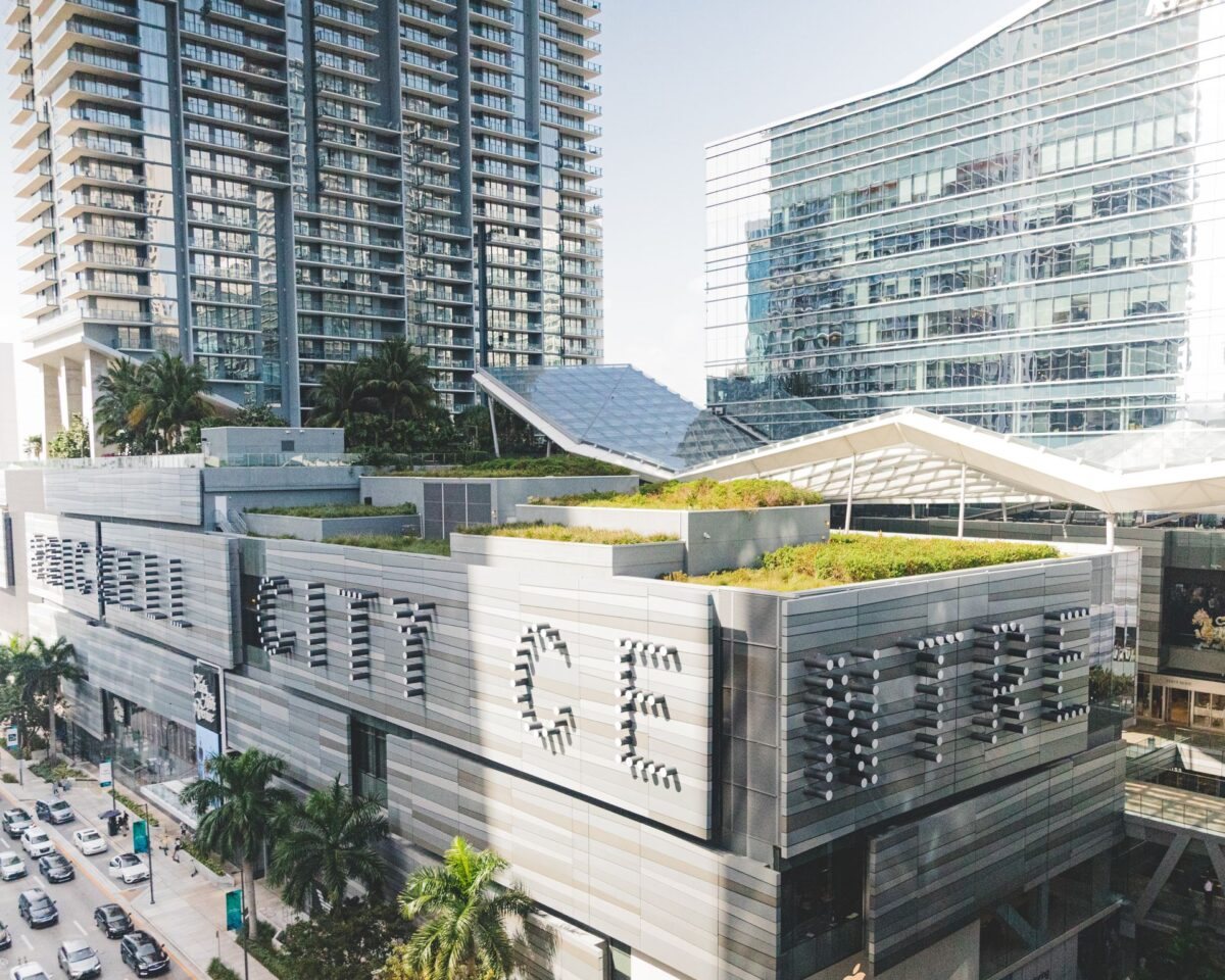 SLS LUX Brickell