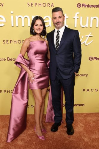 Selena Gomez presenta la tercera gala benéfica anual del Rare Impact Fund