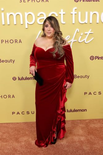 Selena Gomez presenta la tercera gala benéfica anual del Rare Impact Fund