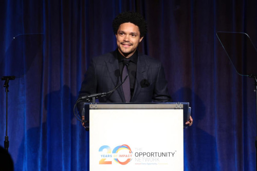 trevor-noah-honored-at-the-opportunity-network-9