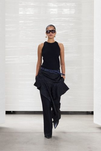 WF SS27 EXCHANGE RUNWAY LOOK7