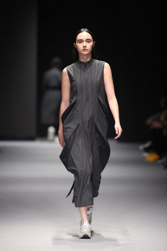 oqLiq presented AW 22 ‘Spacetime’ during Taipei fashion Week